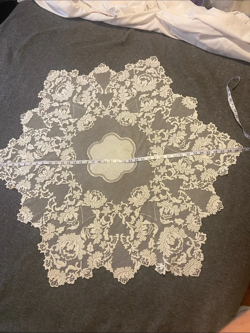 Cream Lace Doily Table Centerpiece - Classic Floral Design